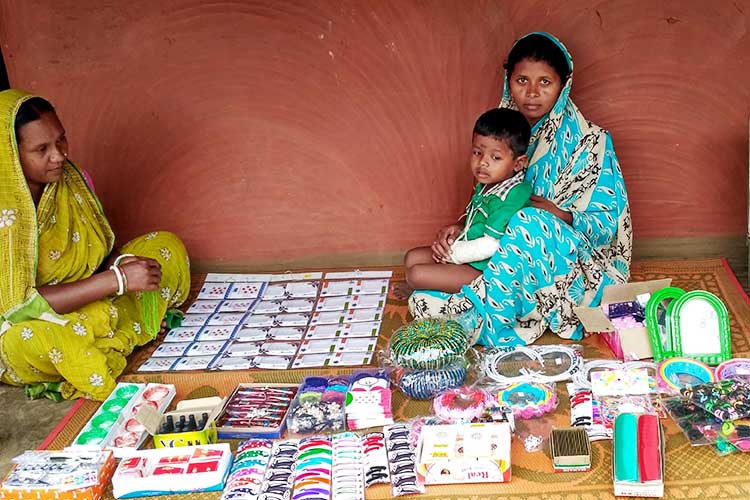 起業支援を受けて小売業を始めた女性 / ©プラン・インターナショナル