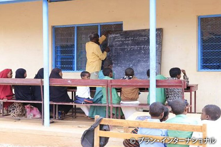 写真：放課後の補習クラスの様子（ソマリア）