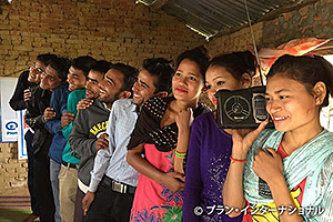 【メディア】ラジオ局の職業を引き継ぎ、女の子の権利を放送（ネパール）