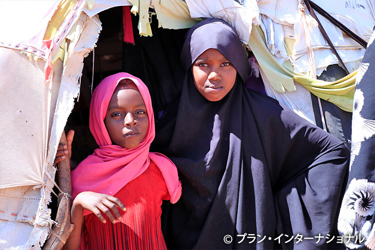 写真：国内避難民キャンプの女の子