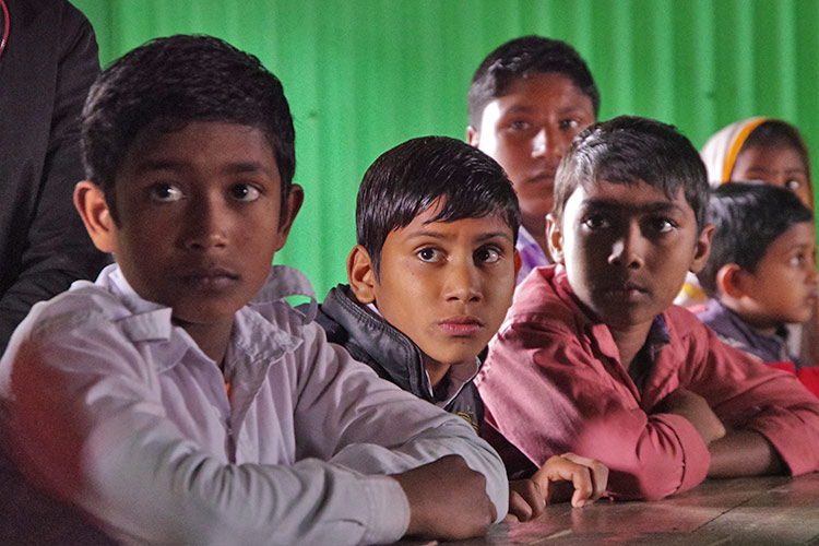 災害タスクグループメンバーの子どもたち（バングラデシュ）