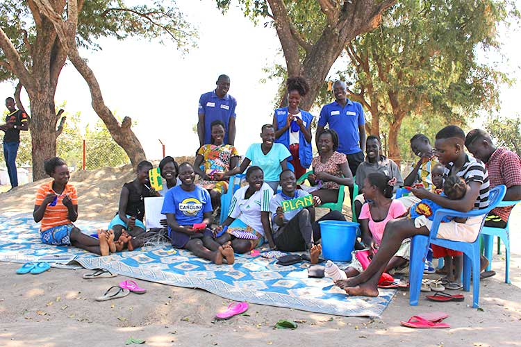 グループ活動を通じ、若者らしさを取り戻す（ウガンダ） / ©プラン・インターナショナル
