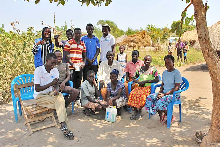 石けんづくりを学んだ難民グループ（ウガンダ） / ©プラン・インターナショナル