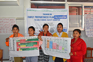 気候変動の影響分析を行った女の子たち（ネパール） / ©プラン・インターナショナル