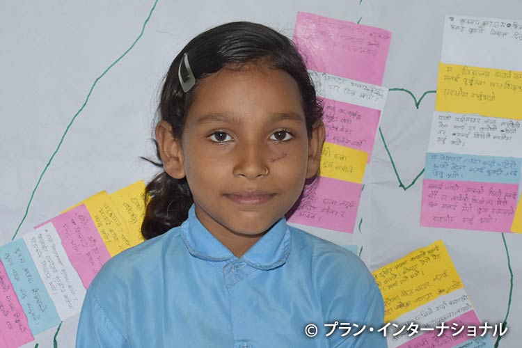 写真：エクマヤさん、10歳、6年生（ネパール）