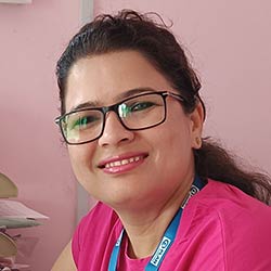 写真：ネパール：教育スペシャリスト　マンディラ・ニューパネ