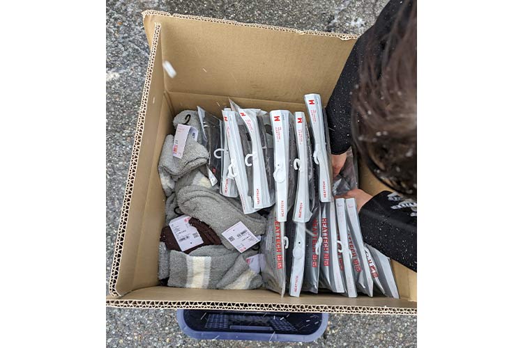 防寒用の下着・靴下 / ©プラン・インターナショナル