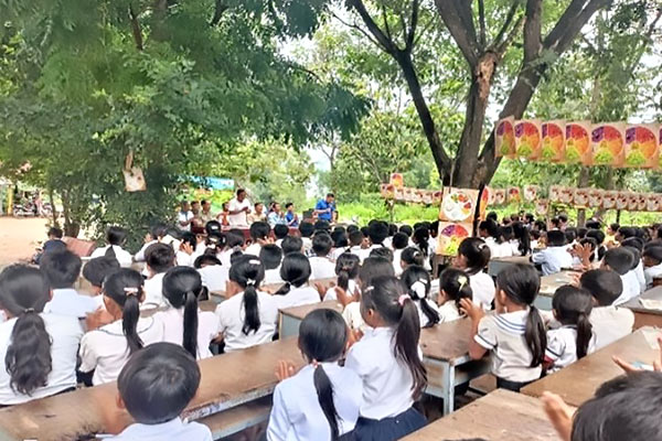 写真：全校生徒と保護者、近隣住民が集まる大きなイベント