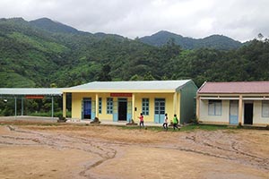 新しく完成した学生寮には男女別トイレが備わった / ©プラン・インターナショナル