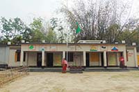 風雨に耐えられるよう改修した校舎（バングラデシュ） / ©プラン・インターナショナル