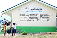被災した学校が新築されました / ©プラン・インターナショナル