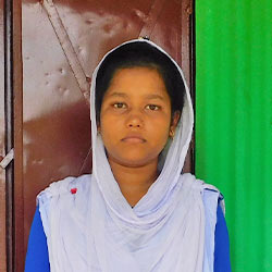 写真：ジョナトゥンさん、14歳、バングラデシュの対象校生徒