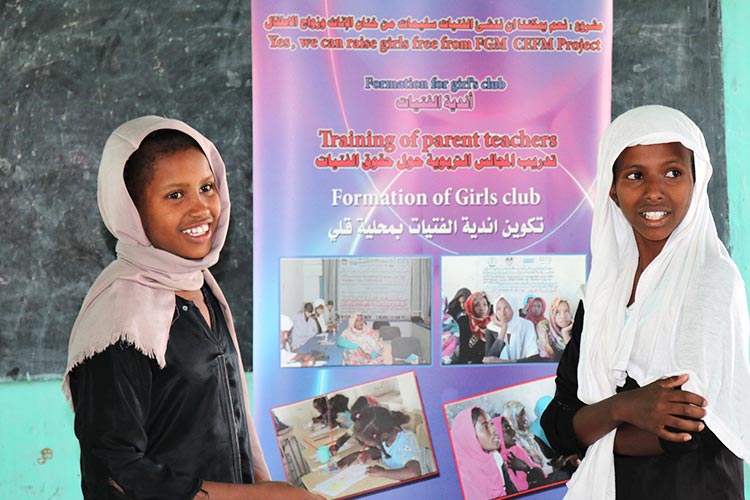 ディベートのノウハウを学ぶ女の子クラブメンバー（スーダン） / ©プラン・インターナショナル