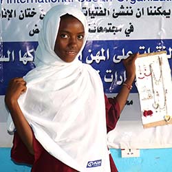 写真：リマズさん、14歳、女の子クラブメンバー（スーダン）