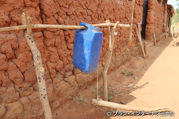 写真：手洗い器具は、住民自慢の一品