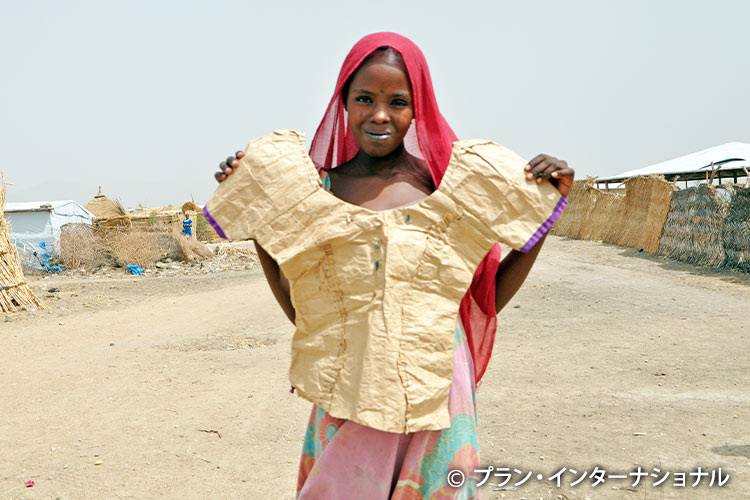 写真:自然災害の多いこの地域でも安心して学べる学校の校舎を修繕