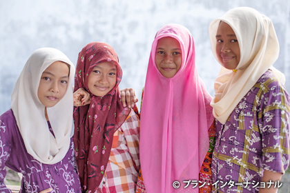 写真:女の子たちは地域の力