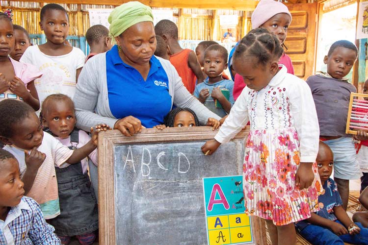 写真：あなたのチャイルドの国の識字率は？