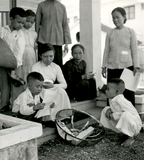 写真:ベトナムの家族たち（1971年)