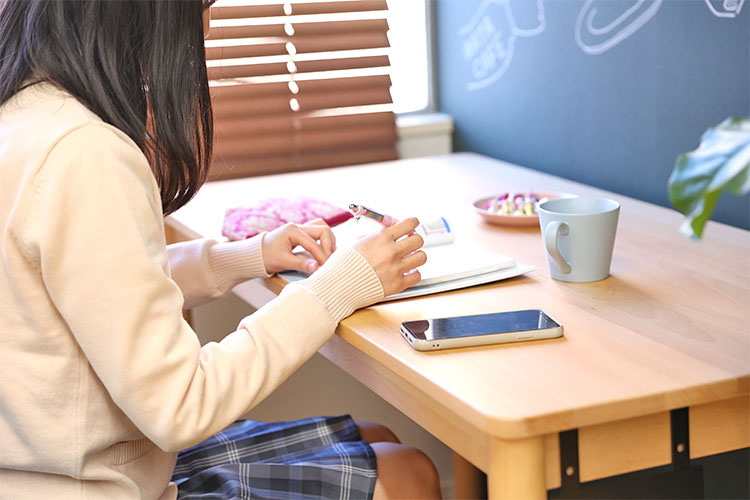 「わたカフェ」で過ごす女の子たち