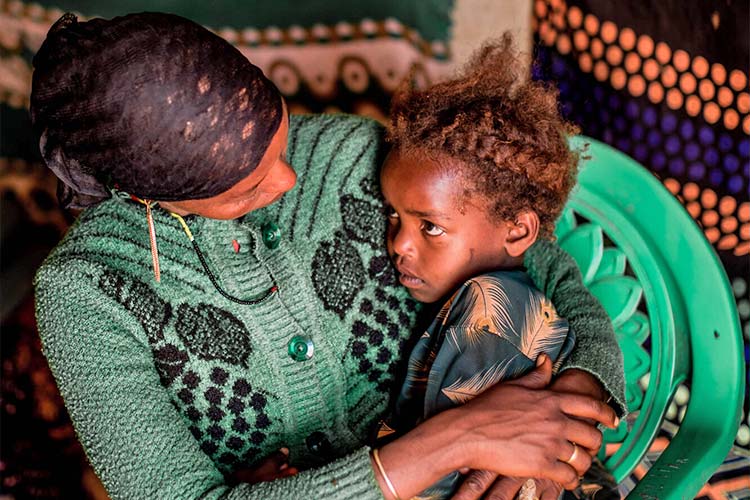 モティちゃんを抱くジュリオさん