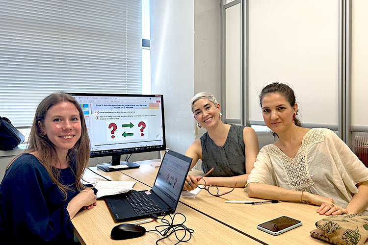 ワークショップの精査と改善をサポートしてくれたアンヘラ（中央）とレナータ氏（写真右）