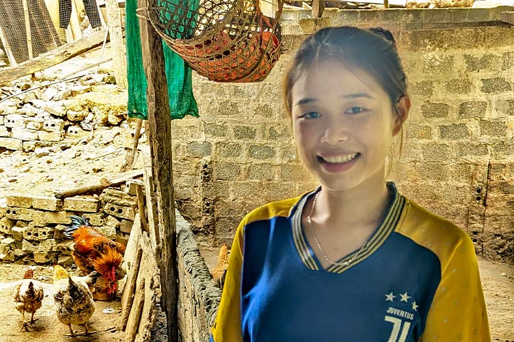 写真:タオさん、21歳、ターイ族、養鶏トレーニング参加者