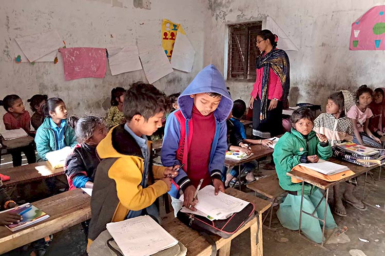 学習継続に困難を抱える子どものための補習授業