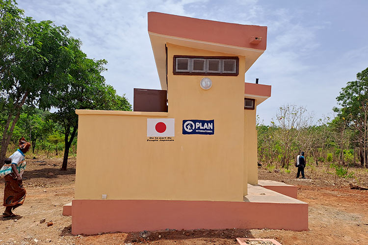 写真：新しく建設したトイレ