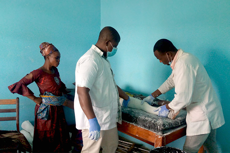 障害のある子どもへの補助器具支給