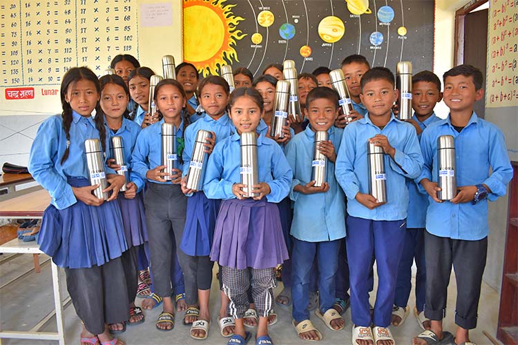 写真:アルミ製水筒(ネパール)