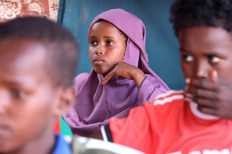 写真：授業を受ける子どもたち（ソマリア）