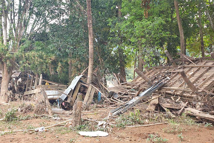 写真：台風ヤギ上陸直後（ラオス、ボケオ県パウドン郡）
