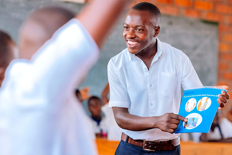 写真：フランソワさん（17歳）、ルワンダ