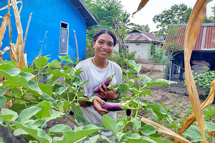 写真：アニタさん（22歳）、インドネシア
