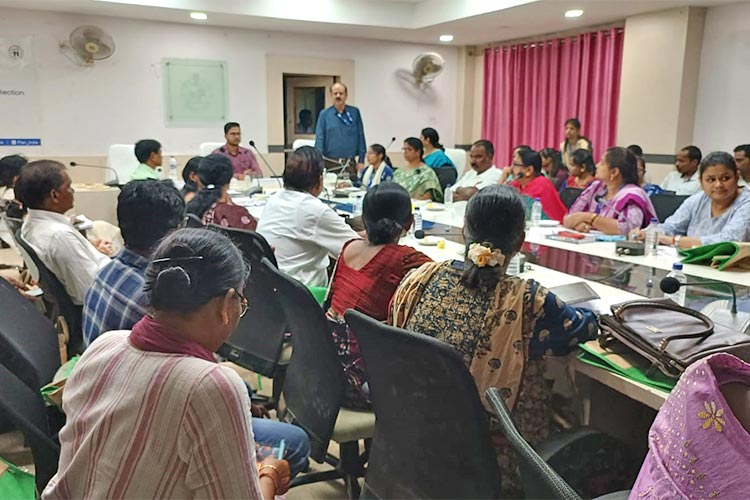 写真:関係者とのプロジェクト開始ワークショップの様子