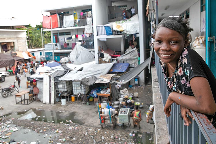写真：サンドラさんが暮らす避難所