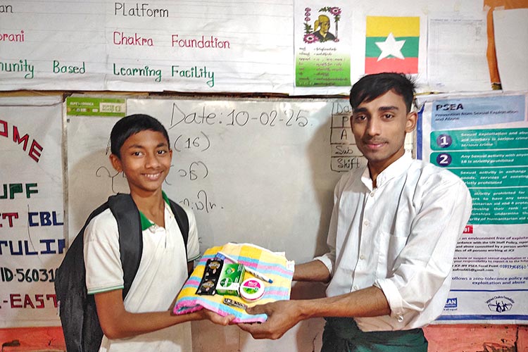 写真：石けん、歯ブラシ、爪切りなどがセットに