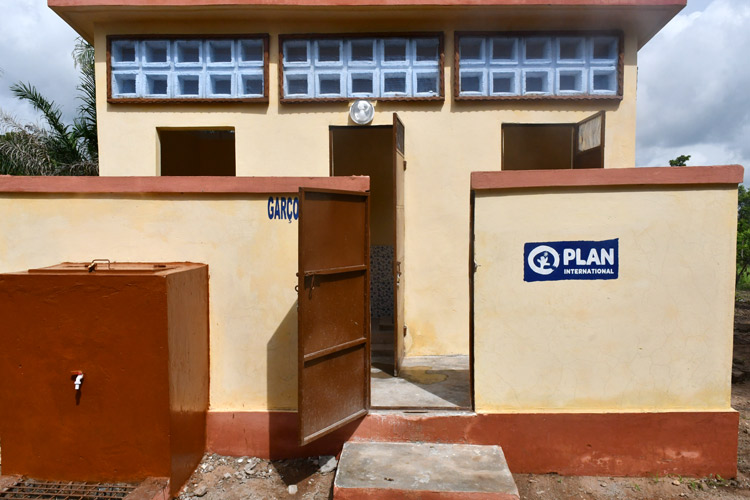 写真：完成したトイレ