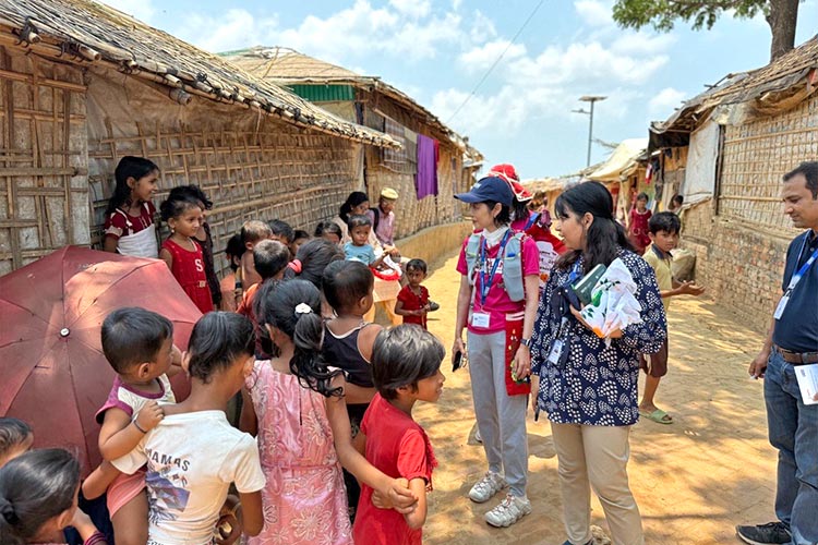 写真：キャンプ内で出会った子どもたち