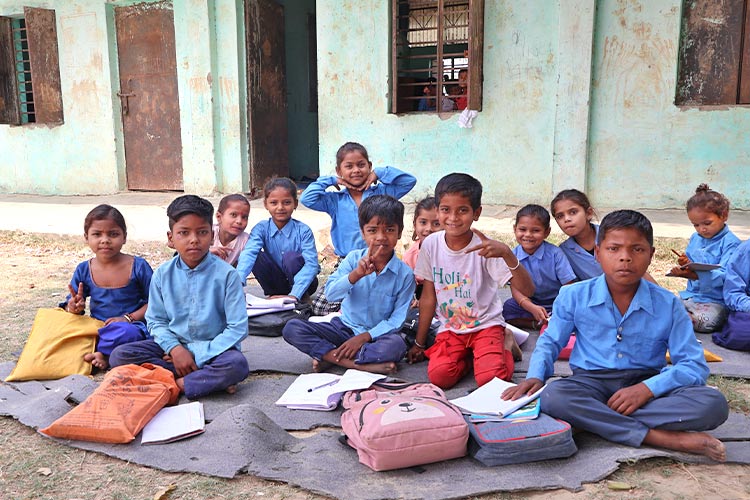 写真：4～5年生には見えない、小柄なダリットの子どもたち