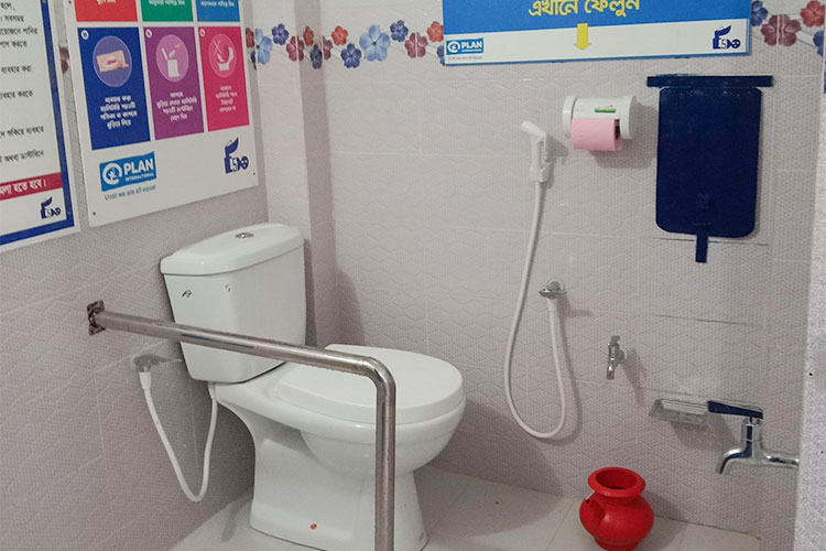 写真：月経衛生管理設備が備わった女子トイレ　