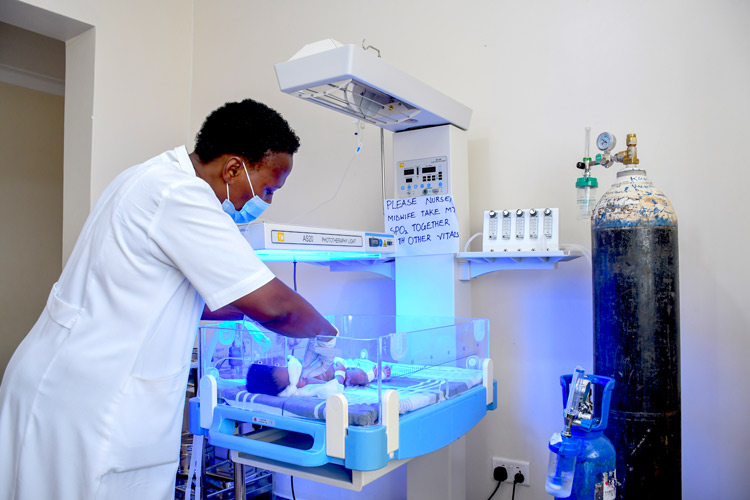 写真:ウガンダの病院に建設された新生児集中治療室