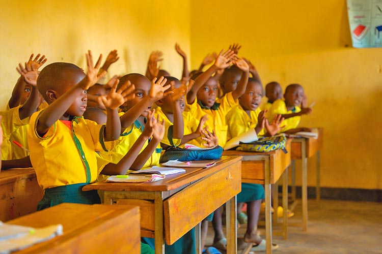 写真:幼児教育を受ける子どもたち(ウガンダ)