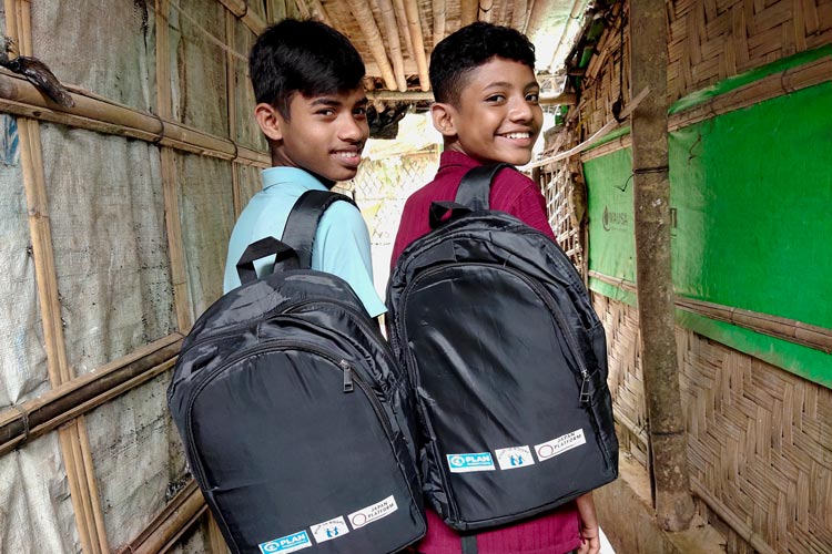 写真：「ロヒンギャ難民の識字教育」プロジェクト