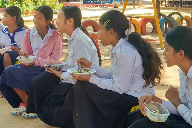 写真：【経過報告】カンボジア「地域主導型の小学校給食」プロジェクト