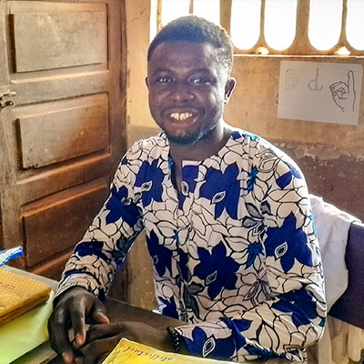 写真：ココウさん、小学校教師