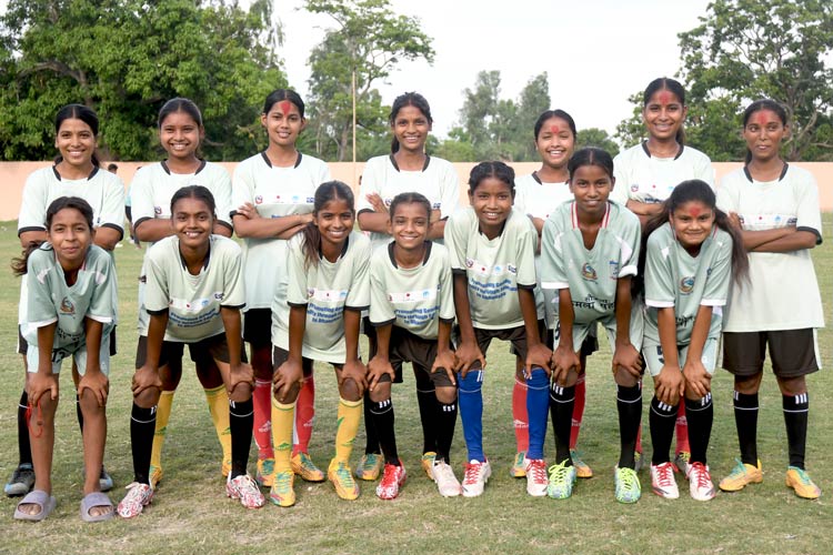 写真：リリアンさん、23歳、教師