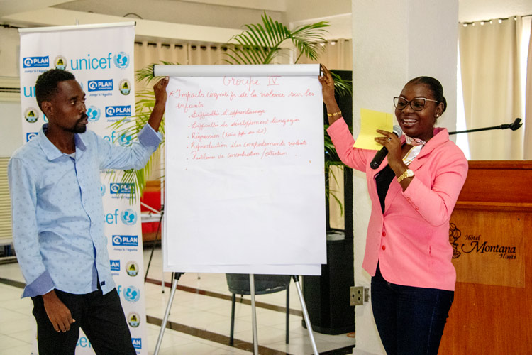 写真：子どもの保護トレーニング