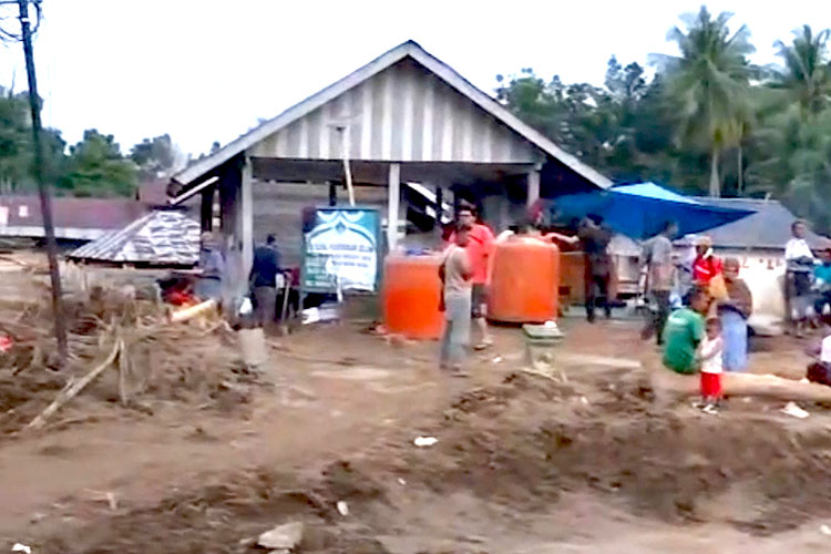 インドネシア豪雨緊急支援